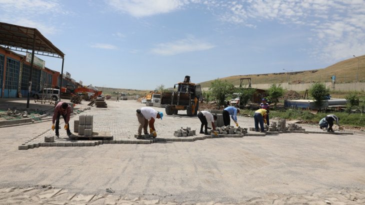 Küçük sanayi sitesinde 12 bin metrekare parke taşı döşendi 