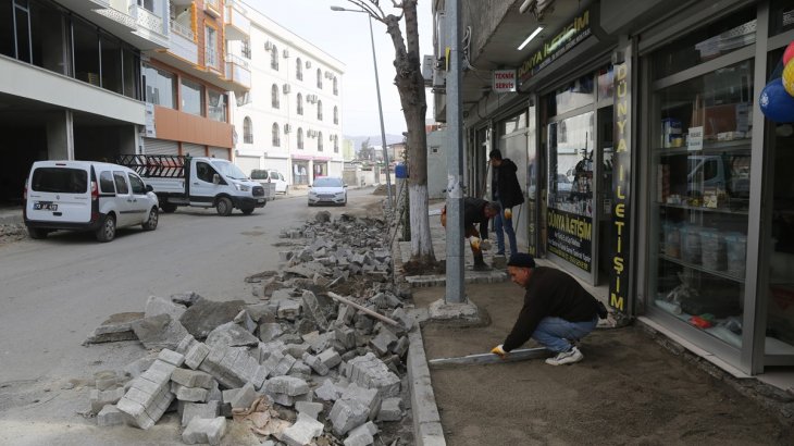 İlçemiz Genelinde  Kilit Parke Döşeme ve Kaldırım Çalışmaları Devam Ediyor.