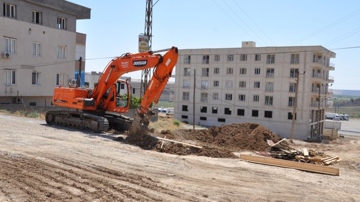 1000'lik Yağmur Suyu Tahliye hattı boru döşeme çalışması