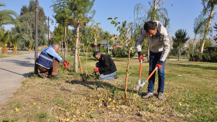 Parklarımızı Onarıyoruz