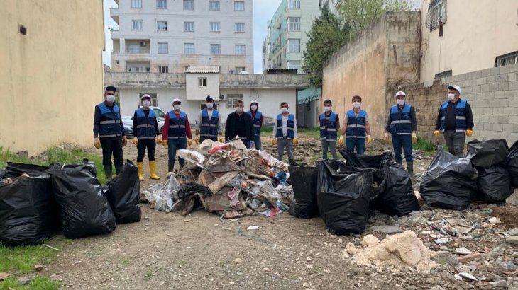 Ekiplerimiz Boş Alanlarda Biriken Çöpleri Topladı